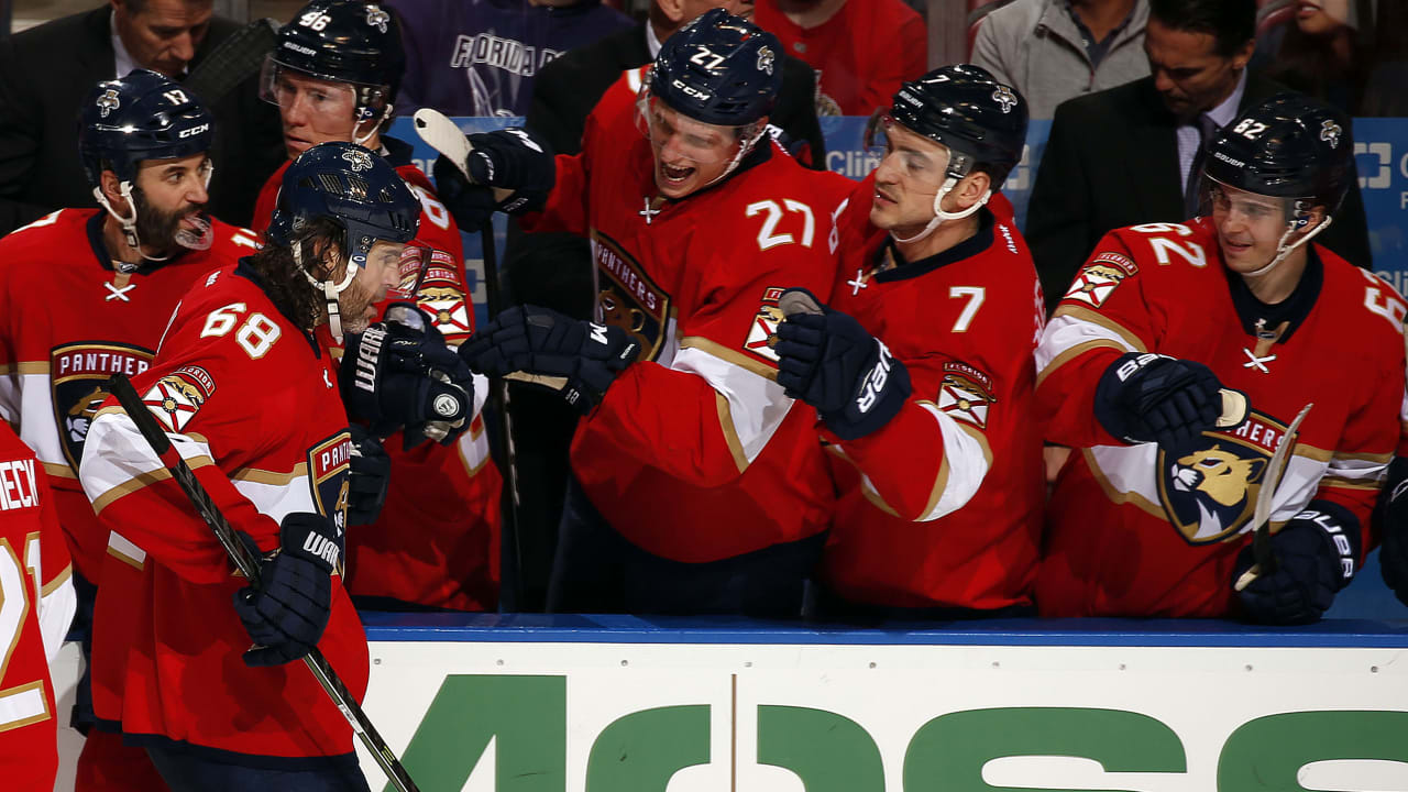 Dec. 22 Jagr passes Messier for second place in alltime NHL scoring