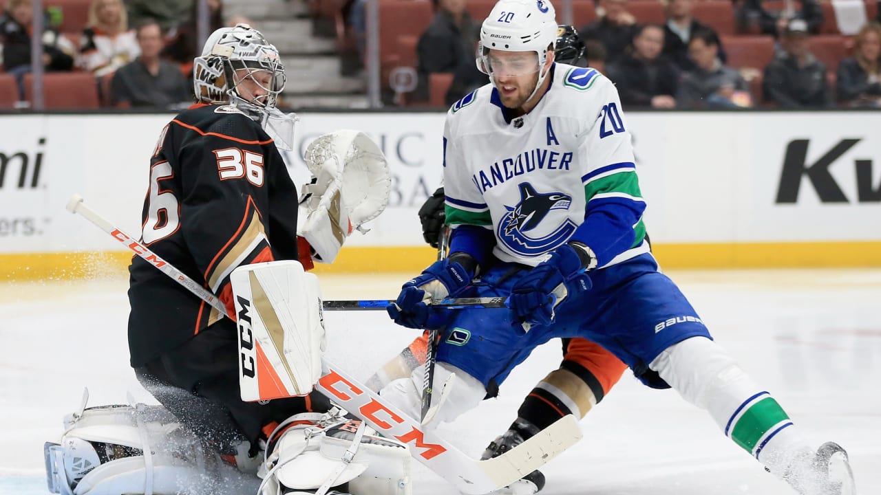 Hurricanes' Andersen missed playoffs with MCL tear