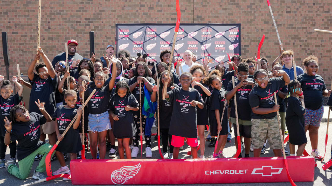 Lalonde continues to give back to the Detroit community and promote the sport at the Summer Street Hockey event