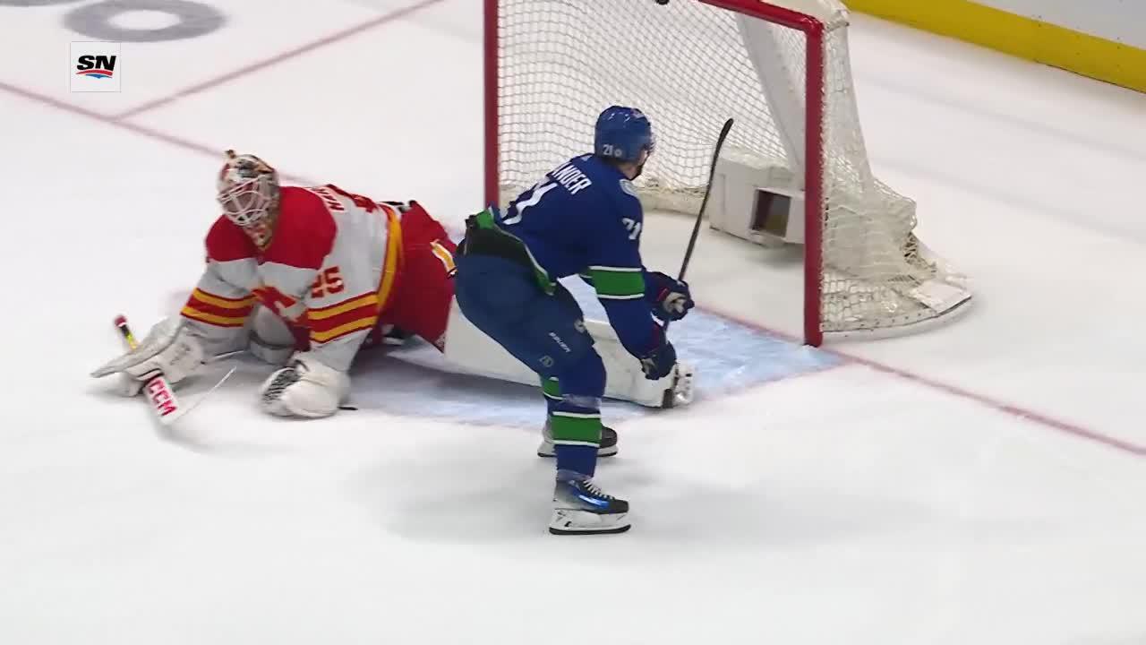 CGY@VAN: Hoglander Scores Goal Against Jacob Markstrom | Vancouver Canucks