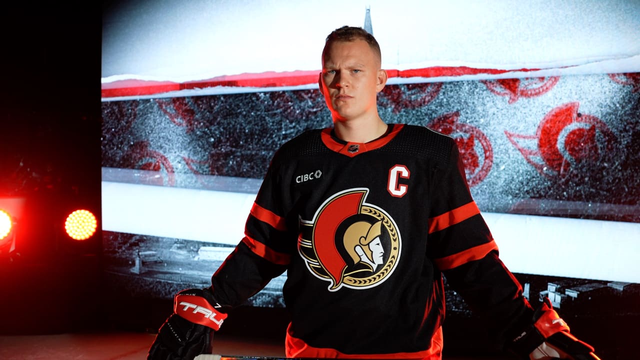 Ottawa Senators sign Jake Sanderson to eight-year contract with