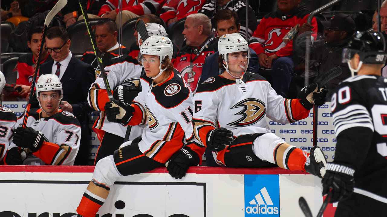 Anaheim Ducks: Jamie Drysdale Faces Struggles in First NHL Season