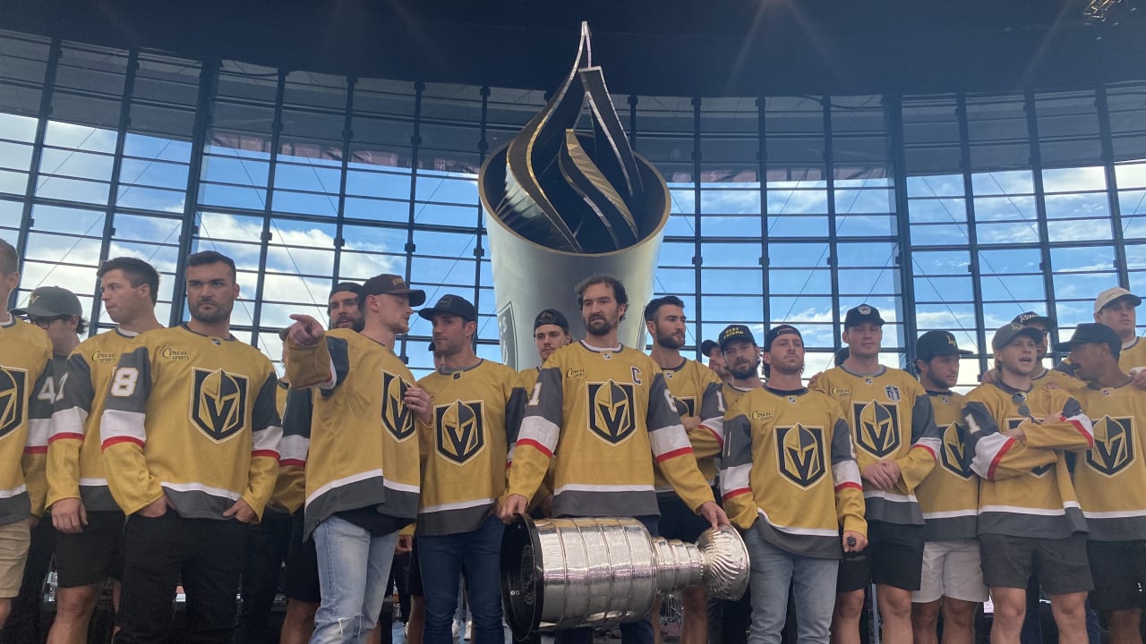 Golden Knights Illuminate Torch prior to thrilling ‘Monday Night Football’ clash with Raiders