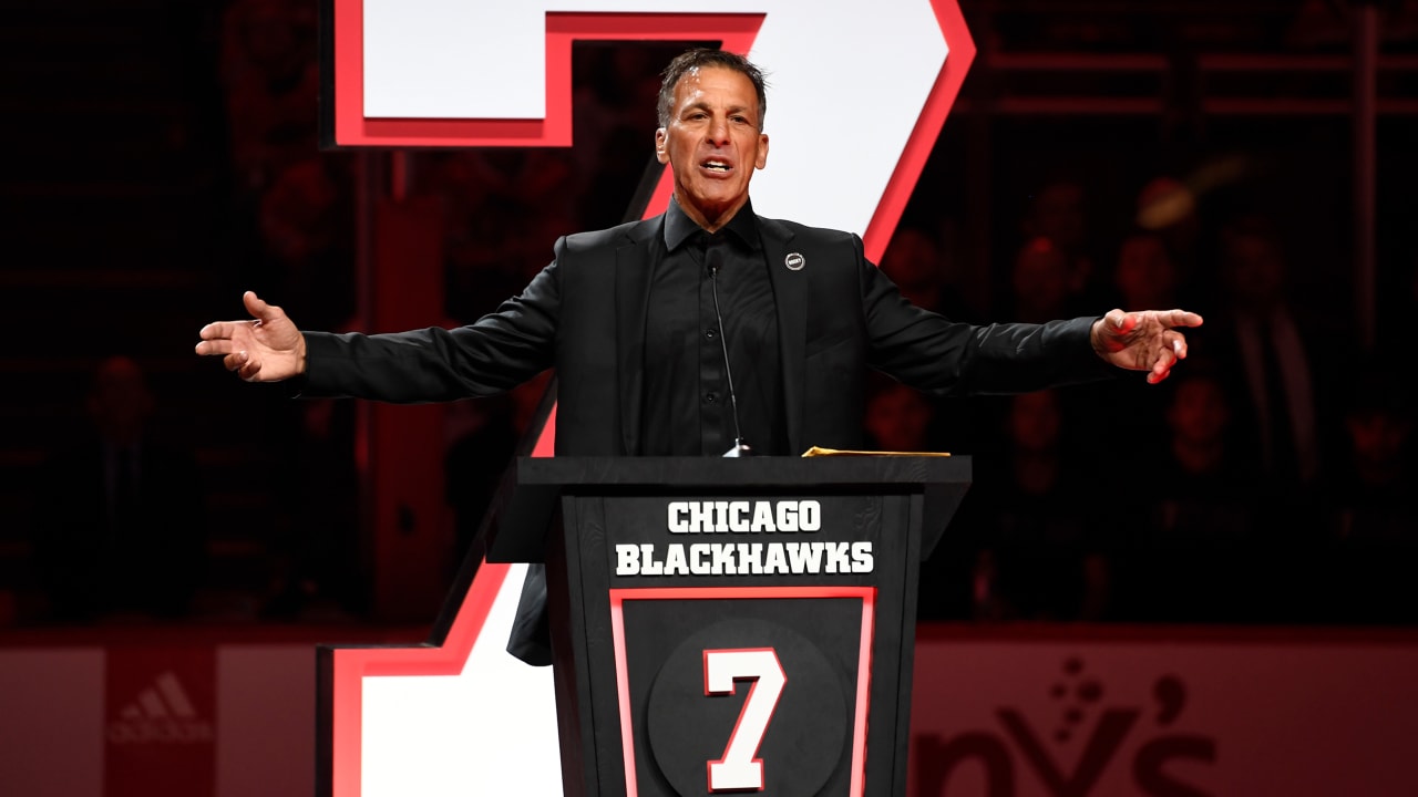 Chelios has No. 7 retired by Blackhawks in stirring ceremony