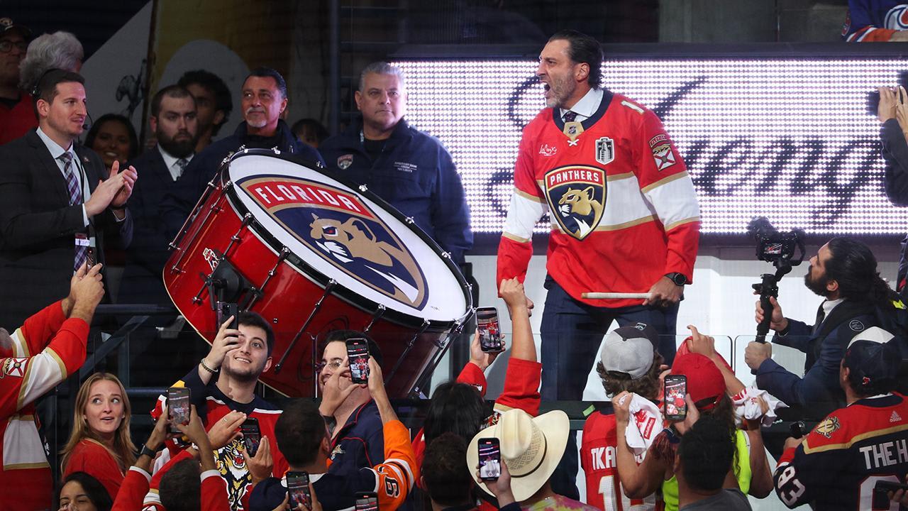 Luongo bangs the drum | NHL.com