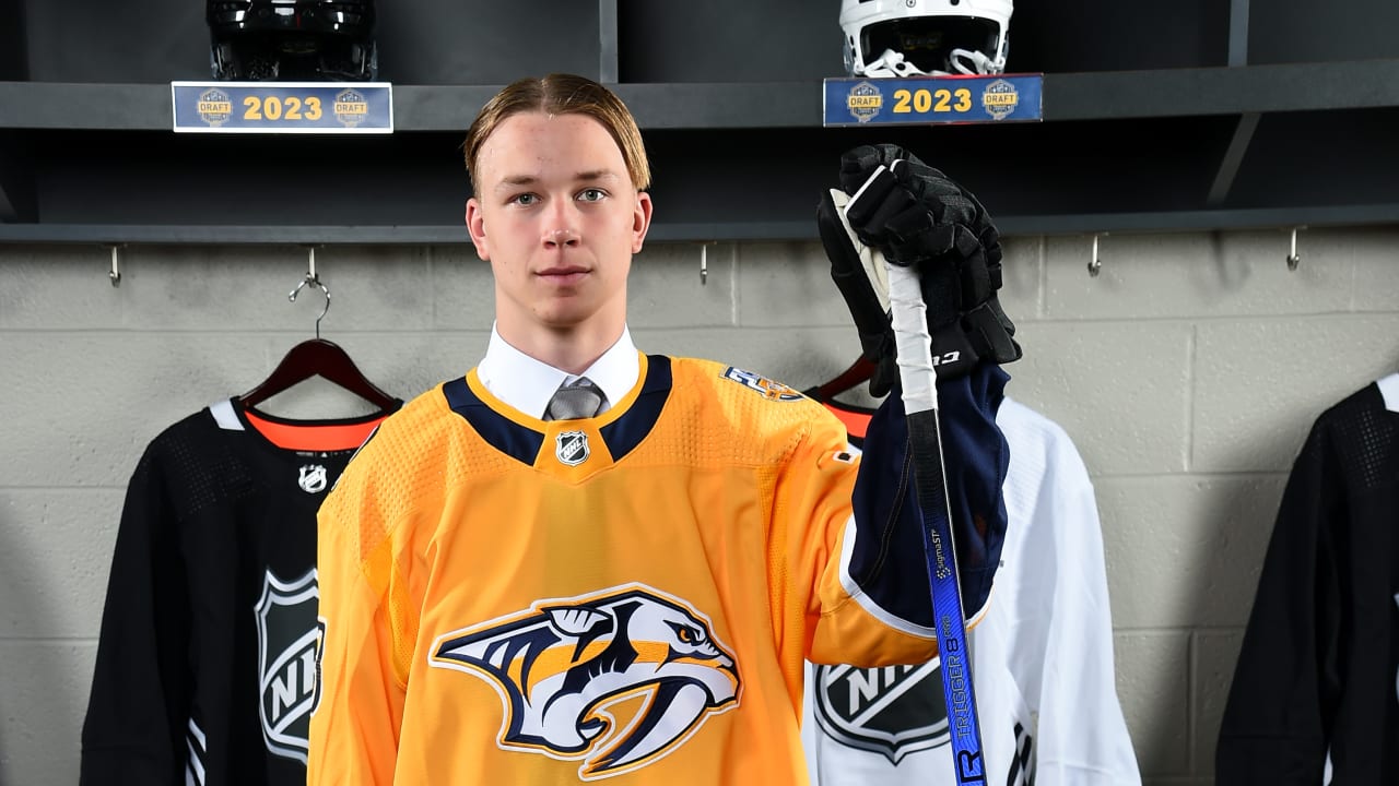 Laitahyökkääjä Jesse Kiiskinen kaupattiin Nashvillesta Detroitiin |  NHL.com/fi