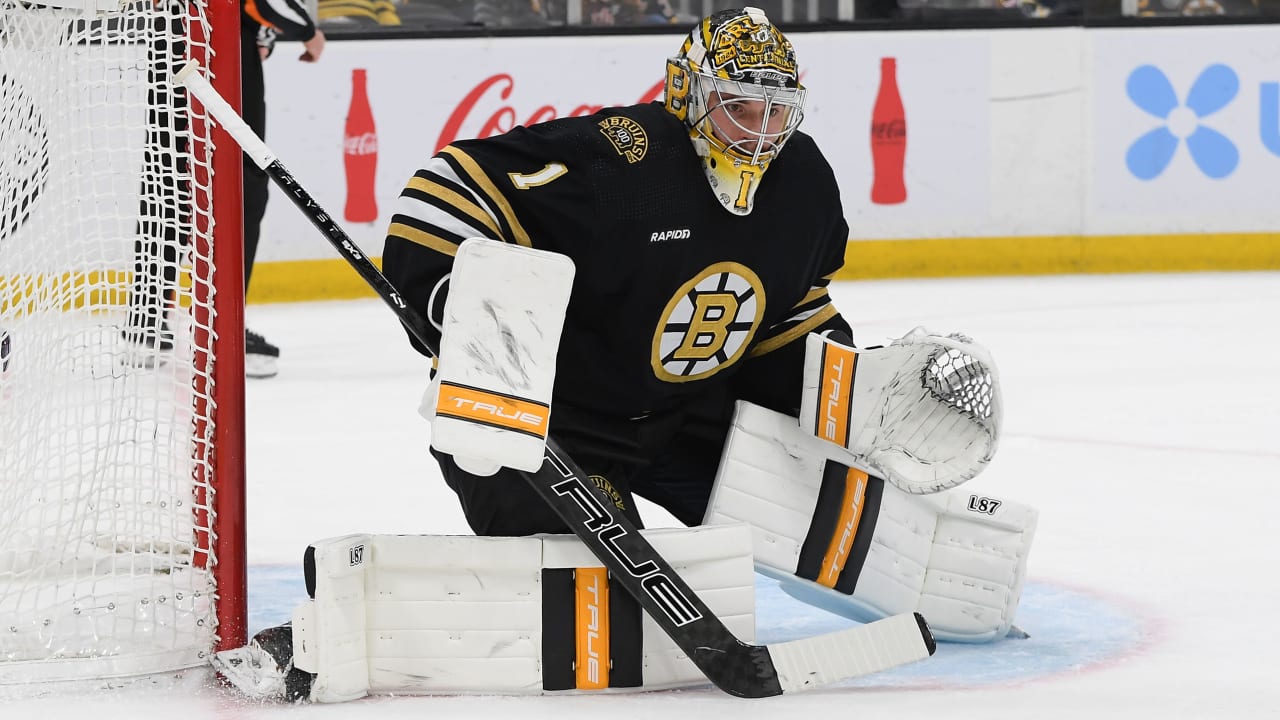 Swayman signs an 8-year,  million contract with the Bruins