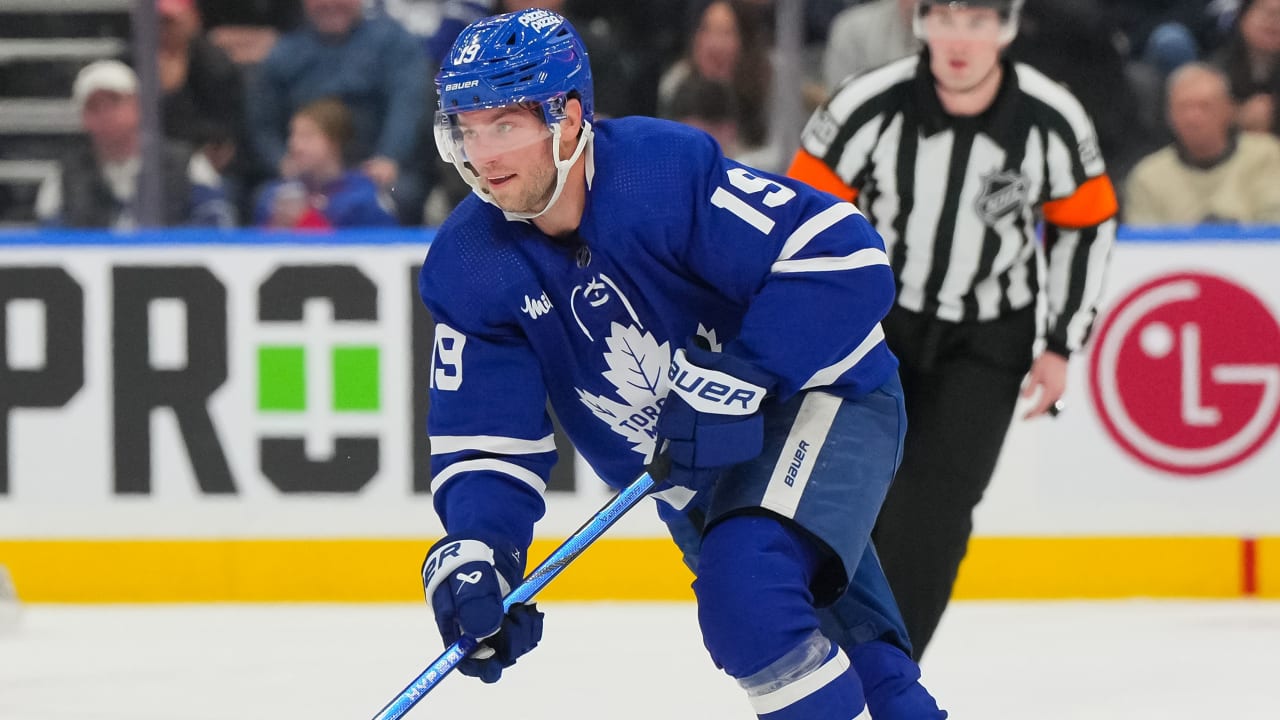 Calle Jarnkrok Undergoes Surgery, Faces Extended Absence for Maple Leafs