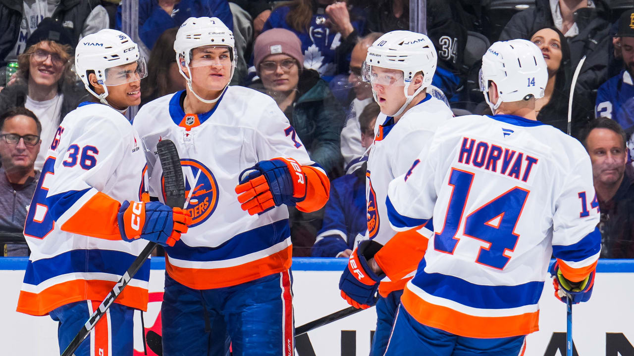 Horvat Has 3 Points, Islanders Score 6 In Win Against Maple Leafs 