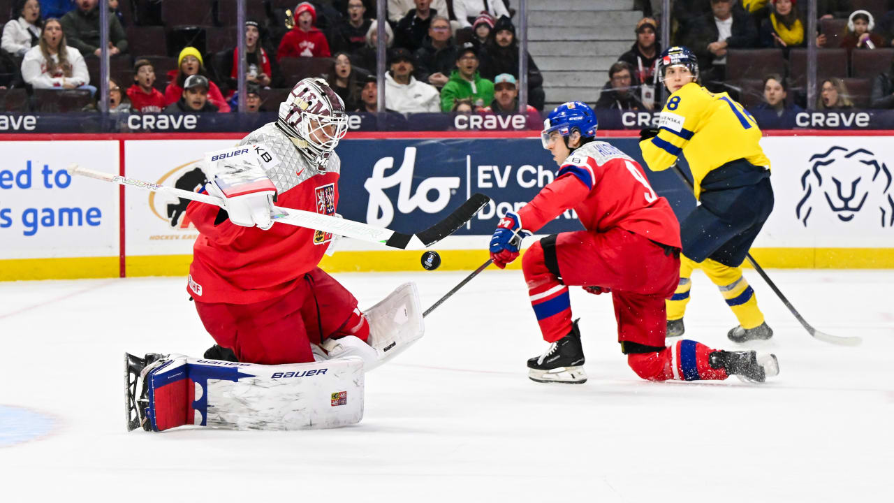 featured image thumbnail for post World Junior Championship roundup U.S. tops Finland in OT for 2nd gold in row