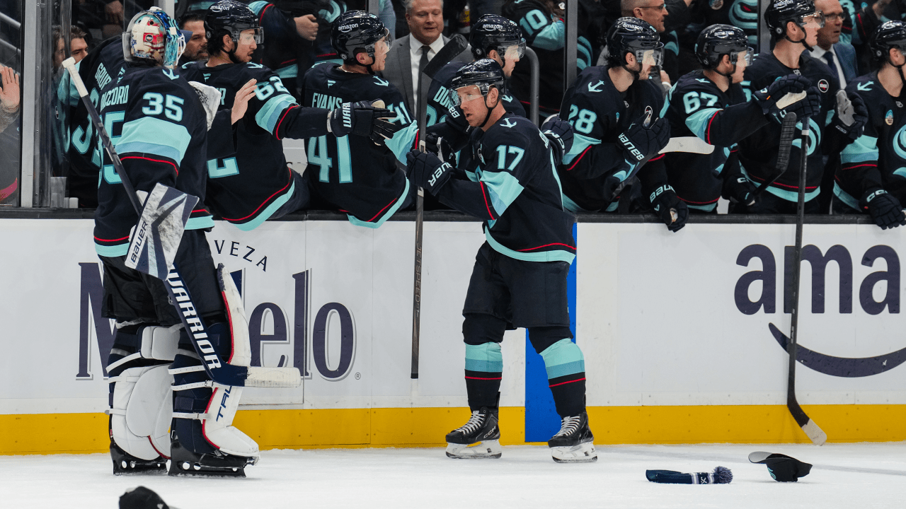 Schwartz scores hat trick, leads Kraken past Kings | NHL.com