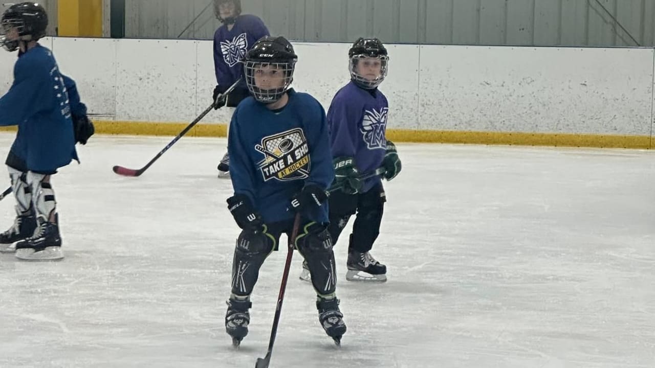 Flyers rank ahead of Phillies for son of baseball team's assistant general manager | NHL.com