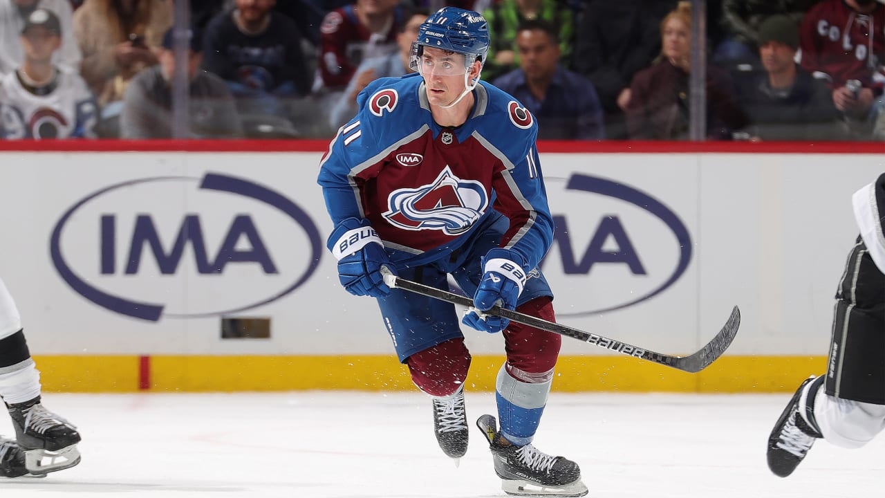 Nelson signs 3-year contract to stay with Avalanche | NHL.com