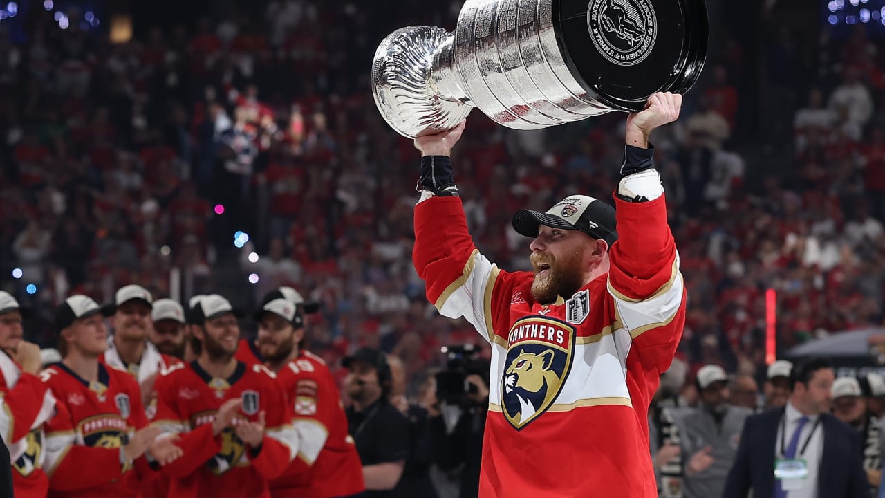 Bennett thrilled to remain with Panthers, aims to help ‘make this team a dynasty’ | NHL.com
