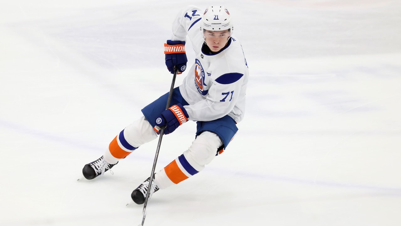 Schaefer signs 3-year, entry-level contract with Islanders | NHL.com