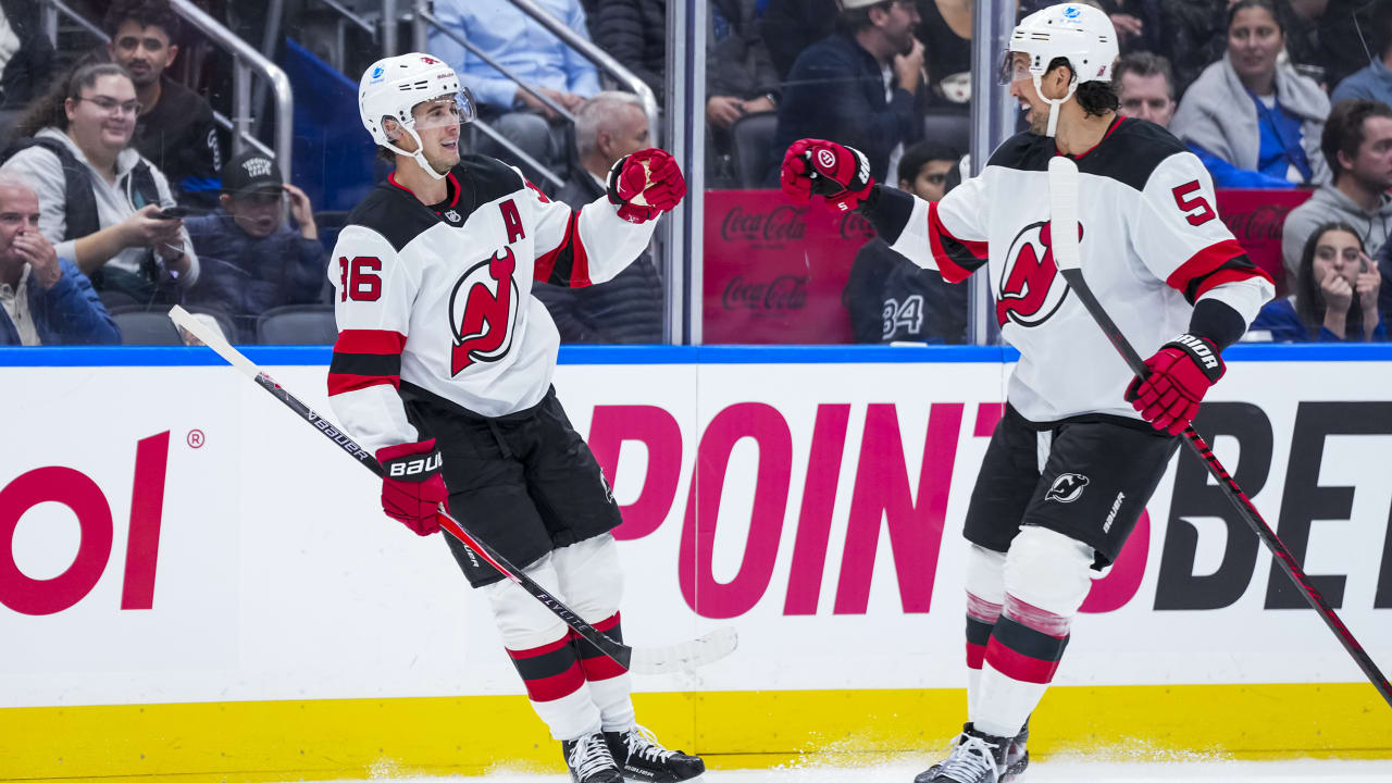 Jack Hughes scores hat trick, Devils top Maple Leafs for 5th straight win | NHL.com