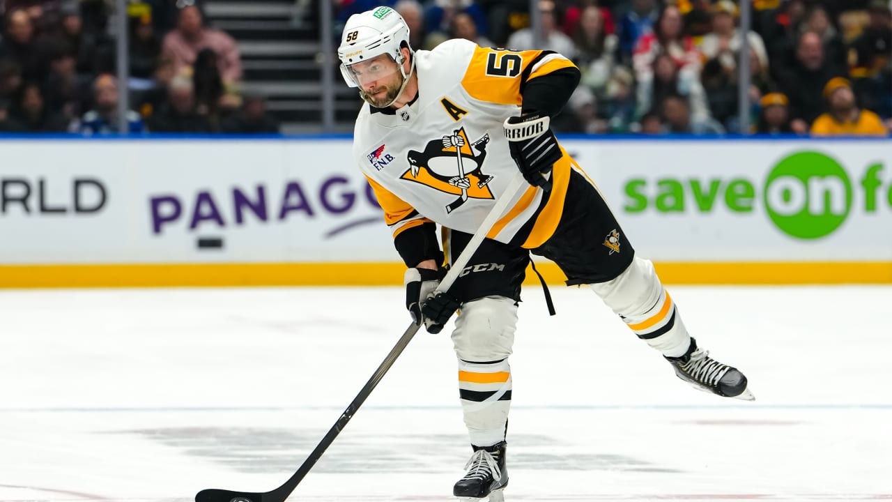 Letang out at least 4 weeks for Penguins with fractured foot