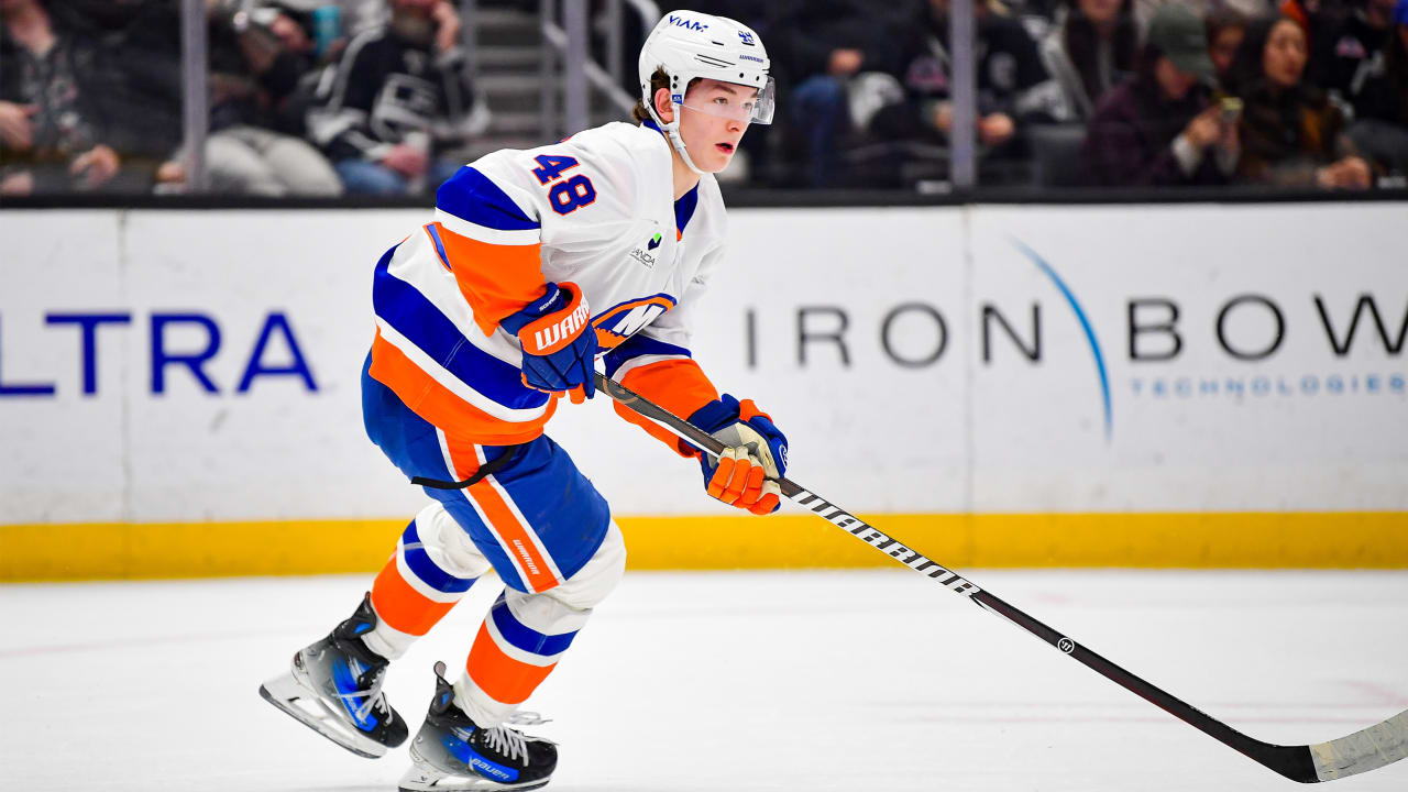 Trophy Tracker: Schaefer of Islanders top choice for Calder as rookie of year