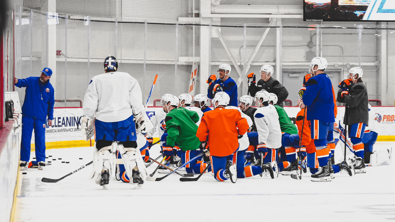 Hiring DeBoer with 4 games left was chance Islanders couldn't pass up