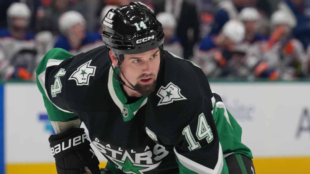 Benn signs 1-year, $850,000 contract with Stars