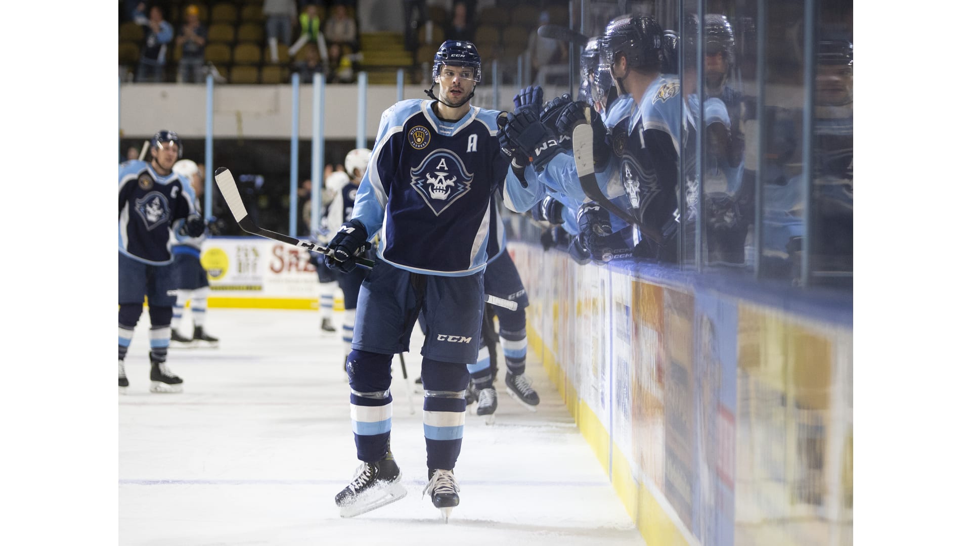 Ads Top Moose to Advance - Milwaukee Admirals