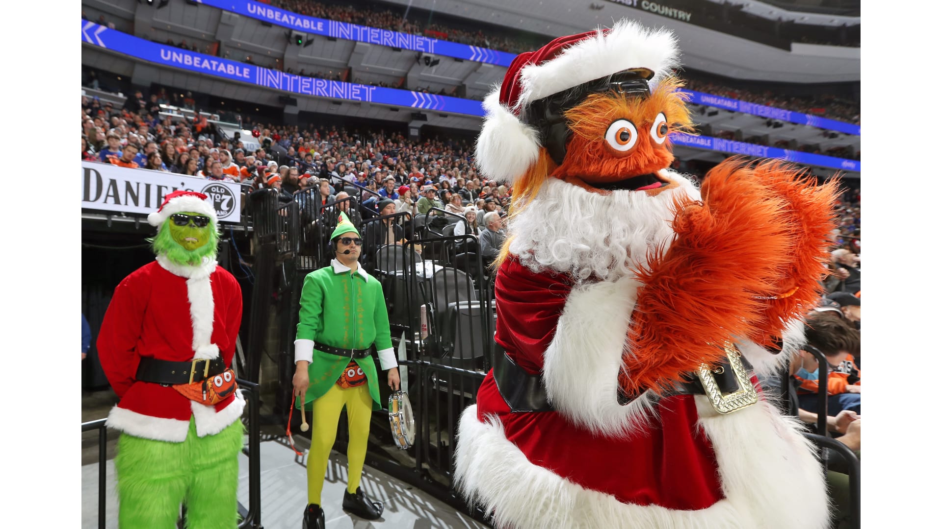 Hide Your Kids: The Philadelphia Flyers' New Mascot Gritty is a Giant  Orange Monster With Googly Eyes - Bloody Disgusting