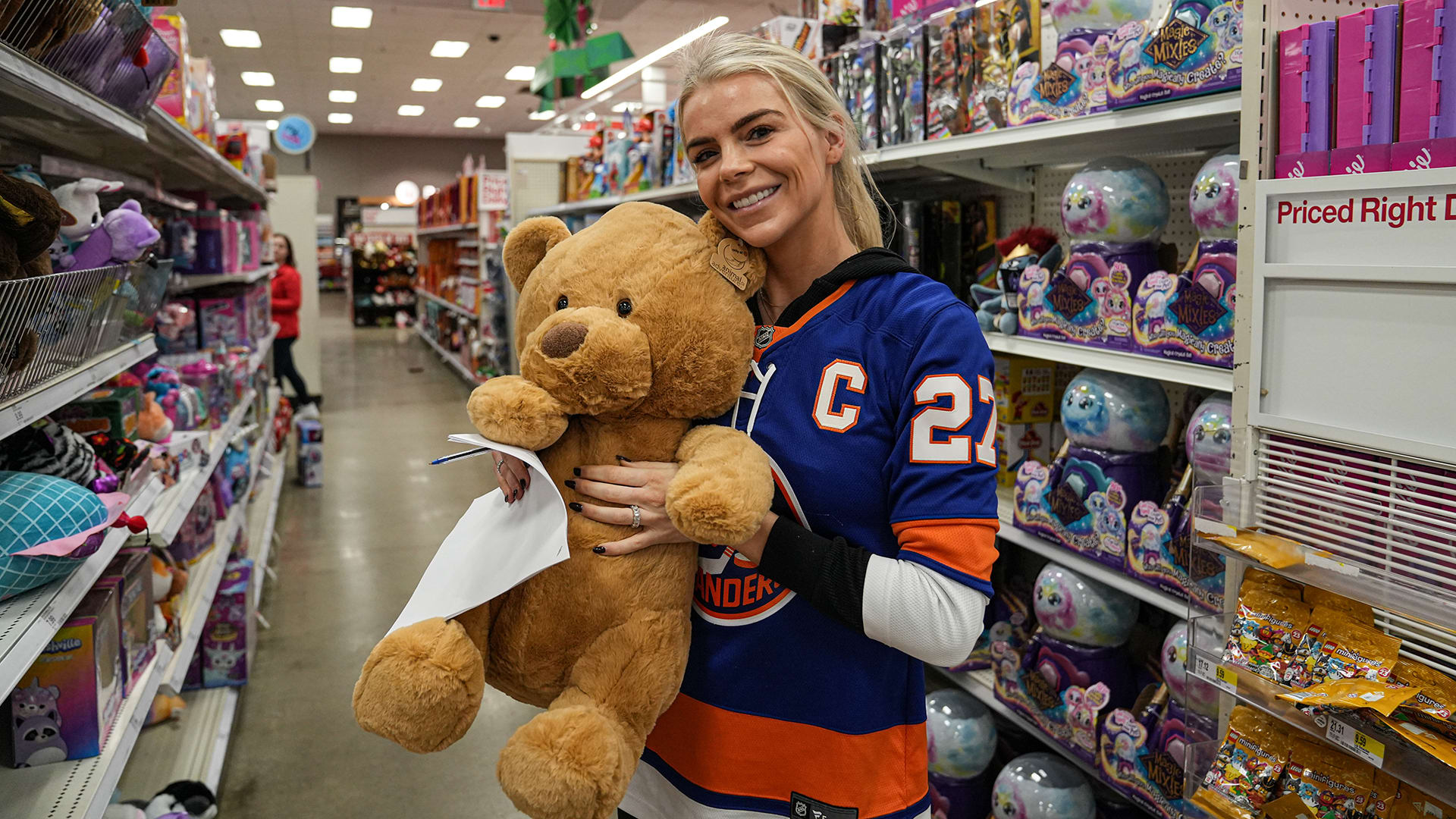Islanders Wives And Girlfriends Go Holiday Toy Shopping New York Islanders