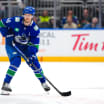 Dubbla milstolpar för Elias Pettersson när Canucks föll