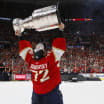 Stanley Cup dostal od Barkova Bobrovskij