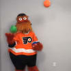 Gritty answers Harvey the Hound in 'Trick Shot for Snowy' challenge