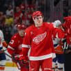 Axel Sandin-Pellikka lyfter med rutinen i Detroit Red Wings