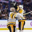 Torhueter Tristan Jarry erzielt einen Treffer fuer die Pittsburgh Penguins