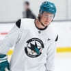 Stenberg signe son contrat de recrue avec les Sharks