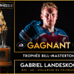 Landeskog surpris par sa famille avec le trophée Masterton