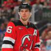 Devils Jack Hughes blessure main