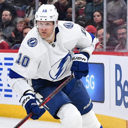 Lightning trade Pat Maroon to Wild for draft pick