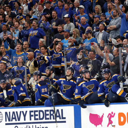 NHL : Saint-Louis bat Boston et égalise à deux victoires partout