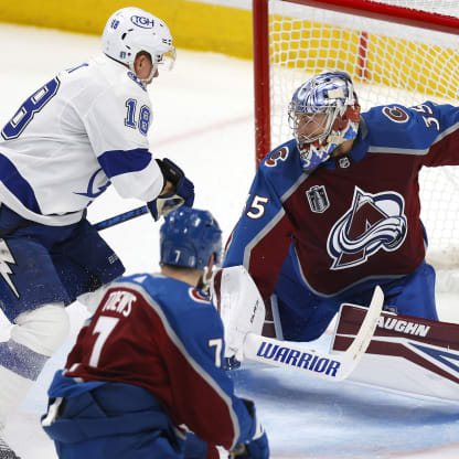 Avalanche goalie Darcy Kuemper exits Game 1 with upper-body injury
