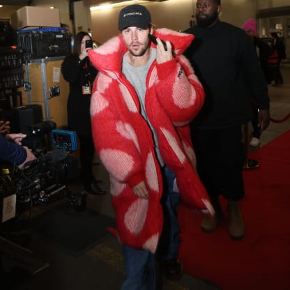 Bieber arrives at NHL All-Star Game sporting polka dot oversized jacket