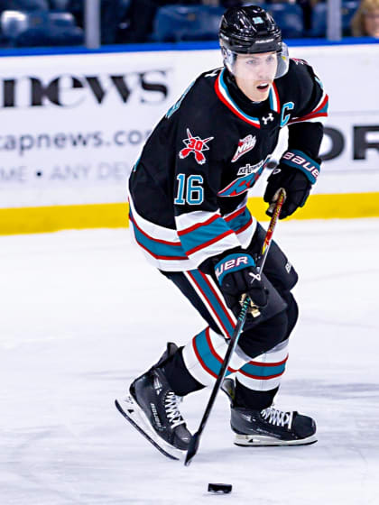 Sharks sign forward Carson Wetsch to entry-level contract 