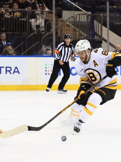 Pastrňák se dostal na devět set bodů