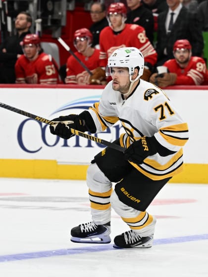 Viktor Arvidsson tillbaka i spel när Boston Bruins föll mot Red Wings