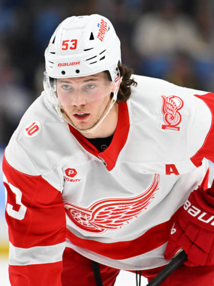 Seider schreibt Geschichte und führt Detroit zum Sieg