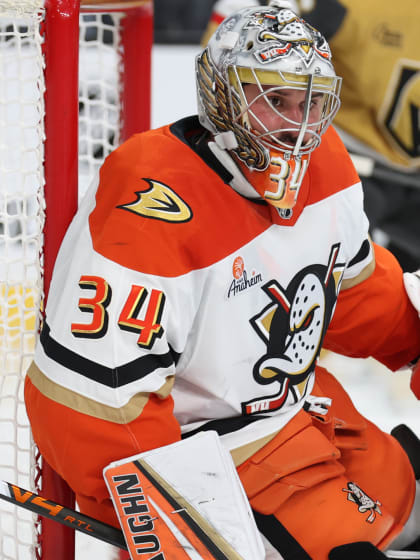 Mrázek odchytal jubilejní zápas vítězně