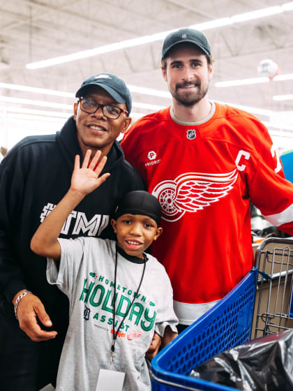 ‘It’s great to do this’: Red Wings, Tigers and Meijer use annual Hometown Holiday Assist to give back to local youth