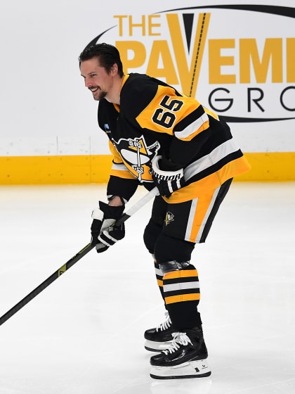 Penguins Erik Karlsson inte bekymrad inför trade deadline