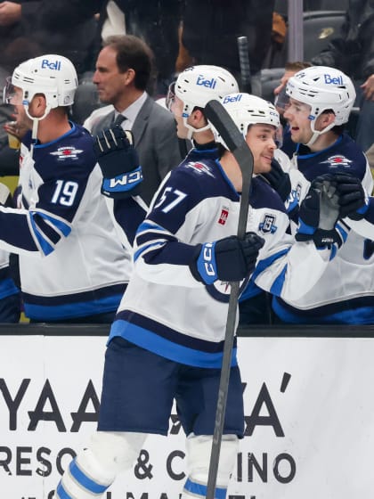 En kväll att fira för Jets rookie Elias Salomonsson 