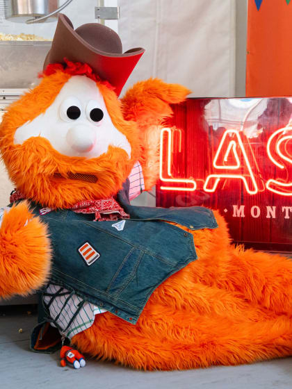 Youppi! goes country at LASSO 2024