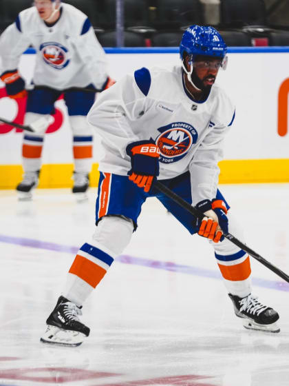 PHOTOS: Islanders Optional Morning Skate at Maple Leafs 