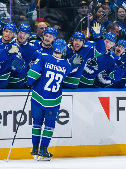 Första målet i NHL för Canucks talang Jonathan Lekkerimäki